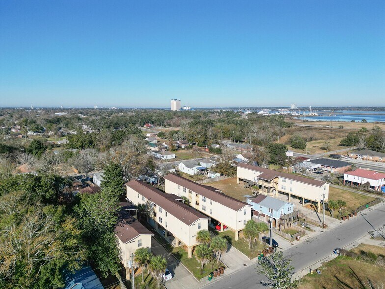 More Photos Of 265 Crawford St, Biloxi Apartments For Sale