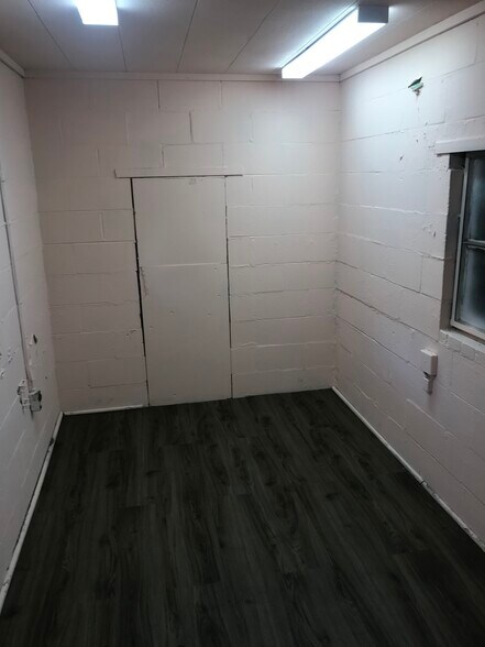 More Photos Of 147 Nebraska, Memphis Warehouse For Sale