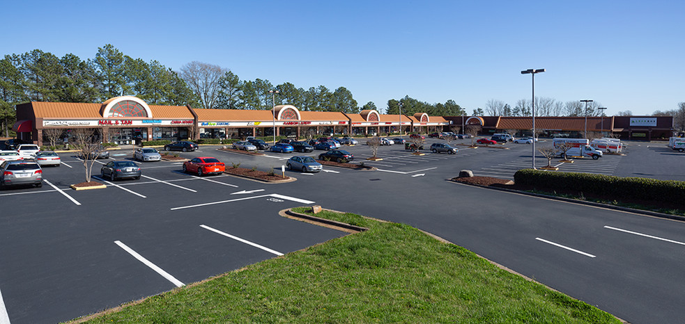 More Photos Of 301-401 Jonestown Rd, Winston-Salem Unknown For Lease
