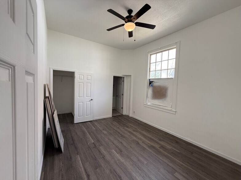 More Photos Of 18-20 E Pleasant St, Avon Park Religious Facility For Lease