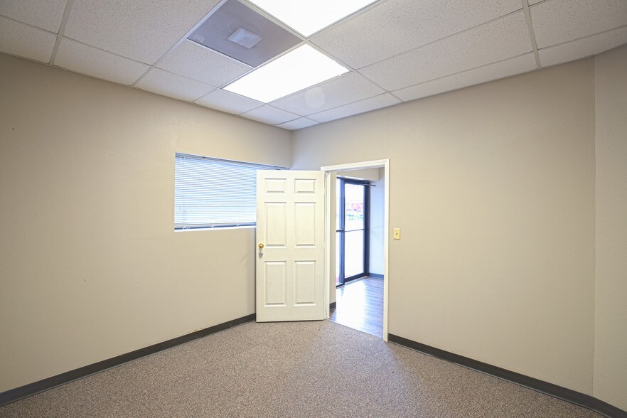 More Photos Of 25275 Budde Rd, Spring Light Distribution For Lease