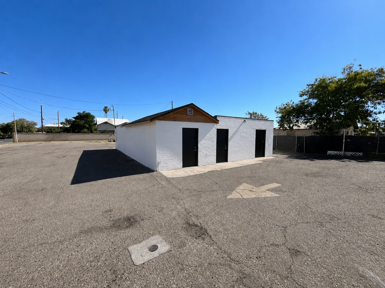More Photos Of 2538 E McDowell Rd, Phoenix Freestanding For Lease