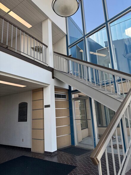 More Photos Of 146 N Lake St, Forest Lake Medical For Lease