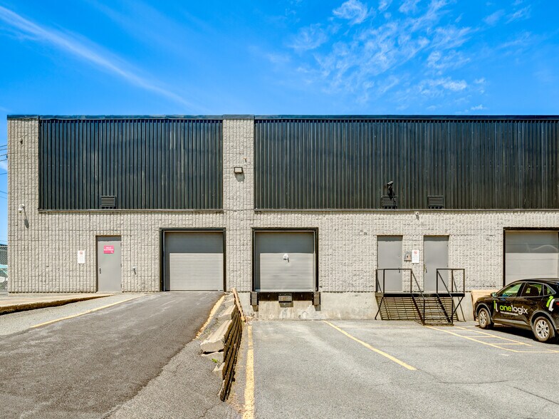 More Photos Of 3600 Boul Matte, Brossard Distribution For Lease
