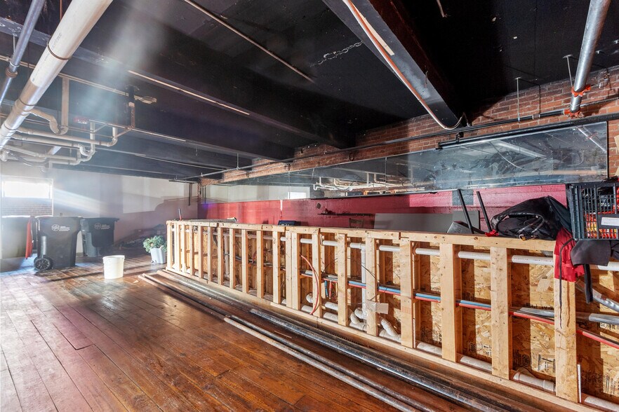 More Photos Of 172 Hanover St, Portsmouth Restaurant For Sale