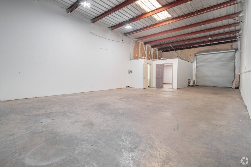 More Photos Of 5504-1 Bandera Rd, San Antonio Unknown For Lease