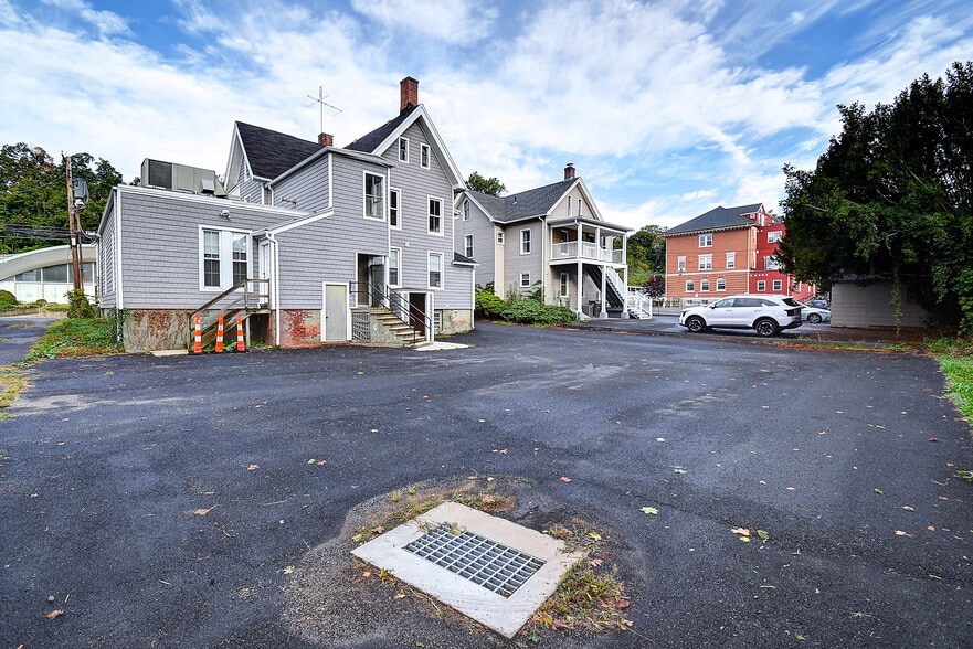 More Photos Of 201 Meadow St, Naugatuck Office For Sale