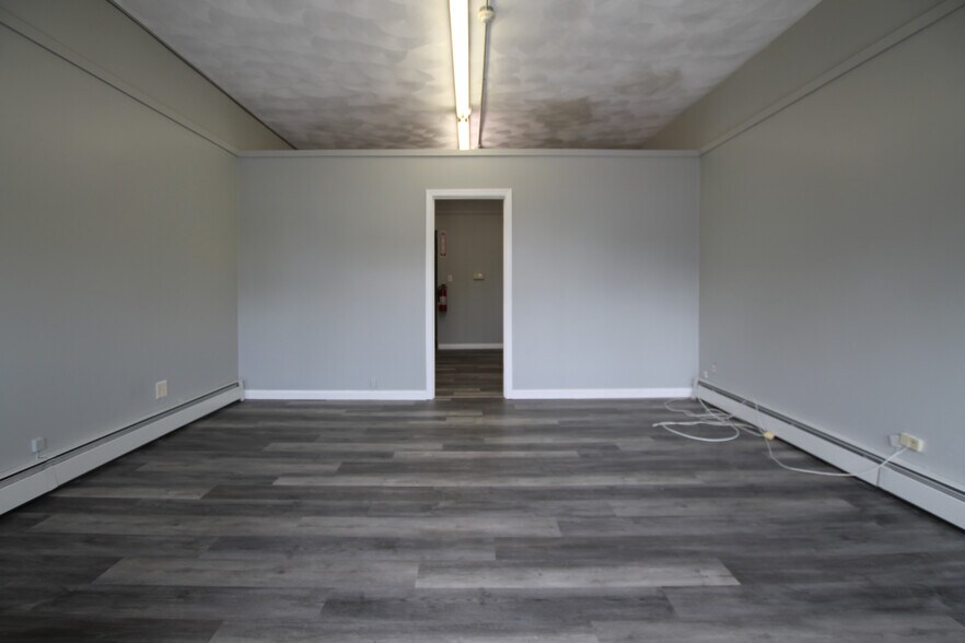 More Photos Of 492-494 Warren Ave, East Providence Storefront Retail Office For Sale