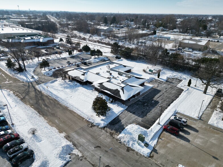 More Photos Of 501 Doctors Ct, Oshkosh Medical For Sale