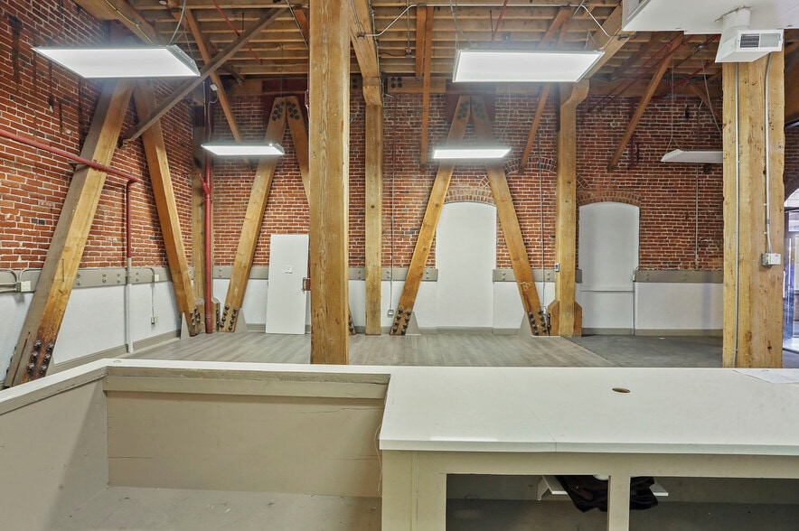 More Photos Of 445 W Weber Ave, Stockton Office For Lease