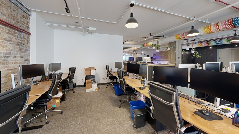More Photos Of 1643 N Milwaukee Ave, Chicago Office For Lease