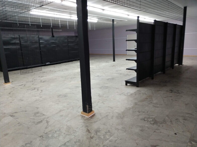 More Photos Of 3380 Summer Ave, Memphis Freestanding For Lease