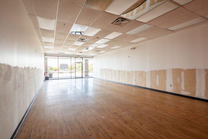 More Photos Of 4276 Lakeville Rd, Geneseo Unknown For Lease