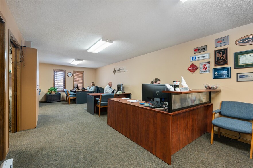 More Photos Of 1810 Crestview Dr, Hudson Office For Sale