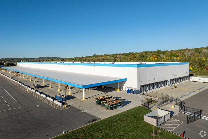 Primary Photo Of 137 Lathrop Rd, Plainfield Distribution For Sale