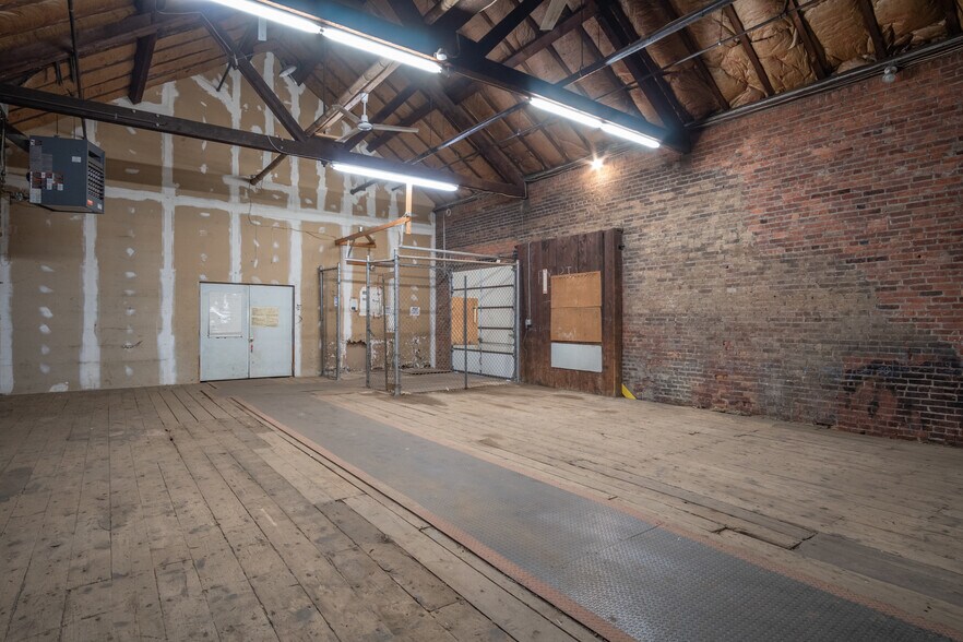More Photos Of 80 W Circular St, Saratoga Springs Storefront For Lease