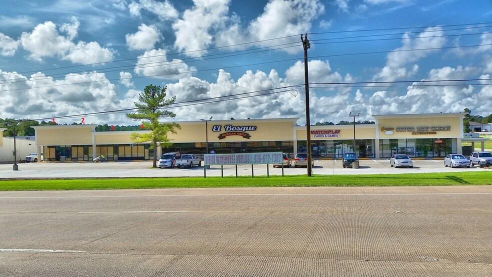 More Photos Of 14543 Highway 105 W, Conroe Flex For Lease