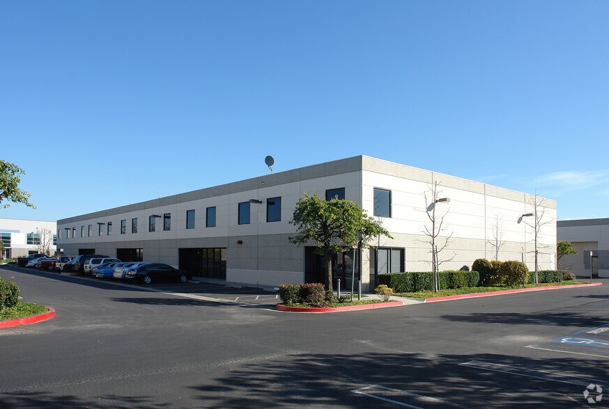 More Photos Of 2362 E Sturgis Rd, Oxnard Warehouse For Sale