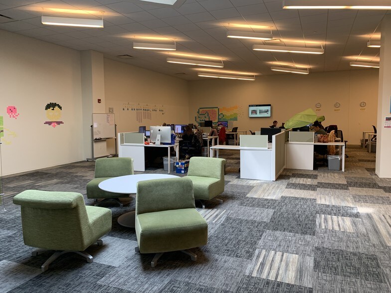 More Photos Of 49 W Maryland St, Indianapolis General Retail For Lease