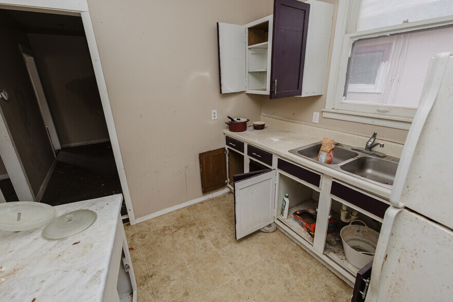 More Photos Of 123 E Madison Ave, Arkansas City Apartments For Sale