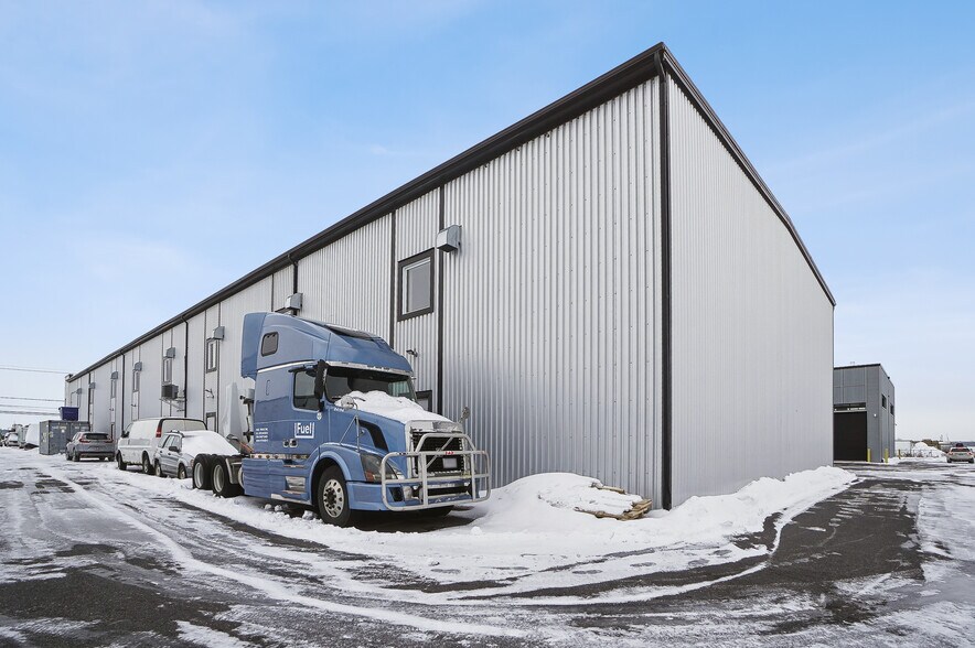 More Photos Of 1356 Boul Lionel-Boulet, Varennes Warehouse For Sale