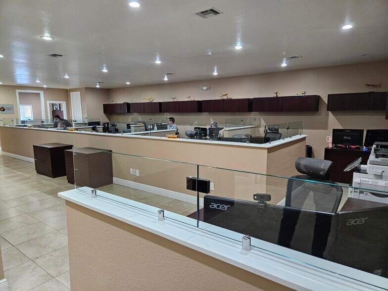 More Photos Of 8111-8119 NW 33rd St, Miami Warehouse For Sale