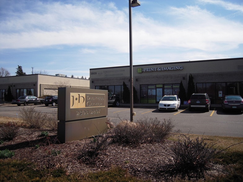 More Photos Of 2807 Jolly Rd, Okemos Showroom For Lease