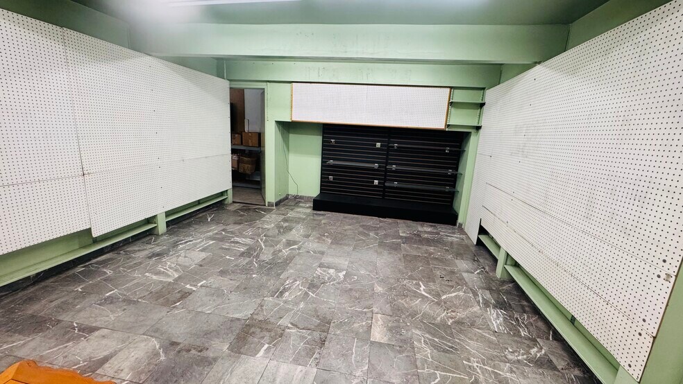 More Photos Of 365-369 S Central Ave, Los Angeles Warehouse For Lease