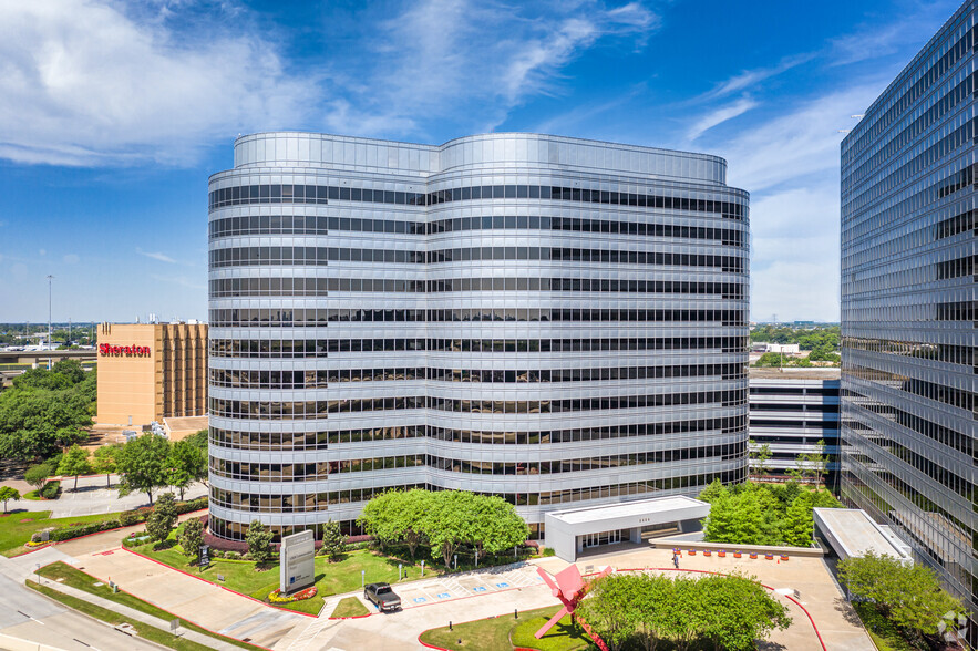 Primary Photo Of 2950 N Loop Fwy W, Houston Office For Lease