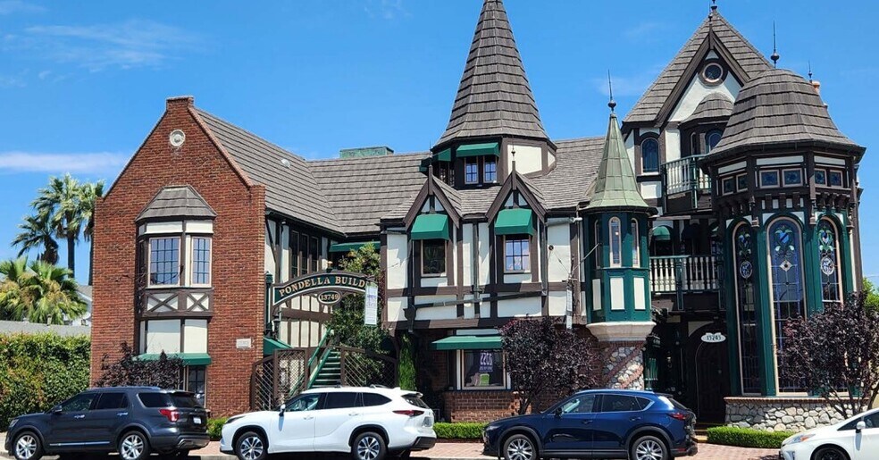 Primary Photo Of 13743-13749 Riverside Dr, Sherman Oaks Office For Lease