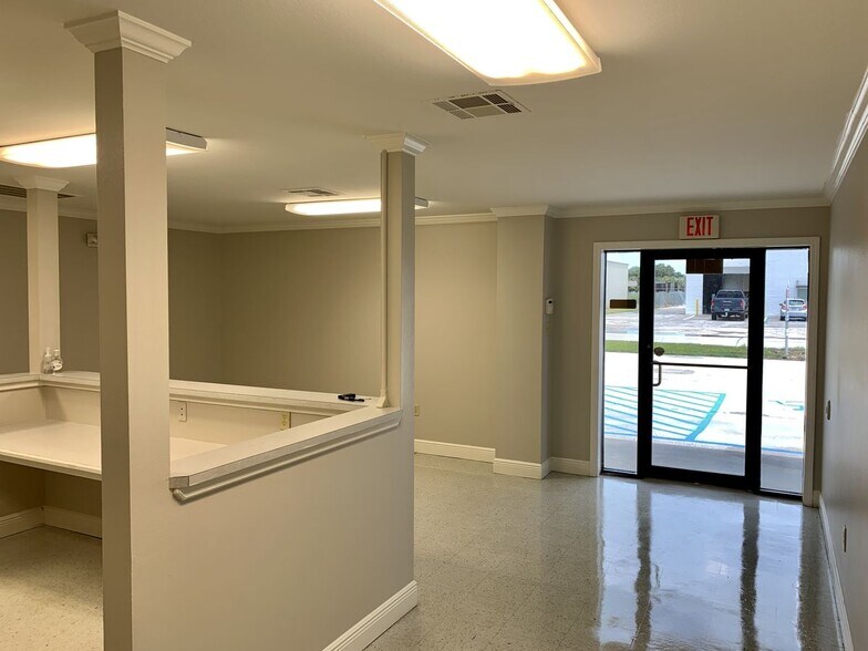 More Photos Of 2717 Ruby, Gonzales Service For Lease