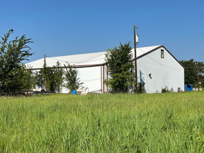 More Photos Of 10411 S US Highway 79, Palestine Warehouse For Sale