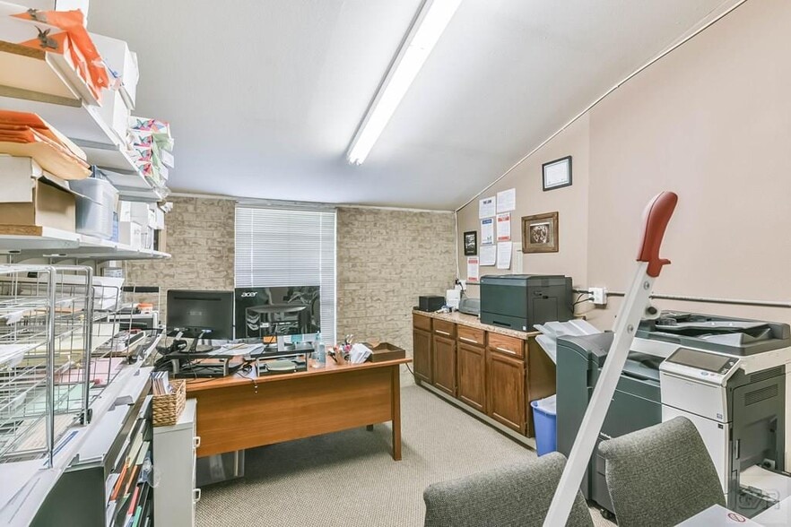 More Photos Of 426 Winnie, Galveston Religious Facility For Lease