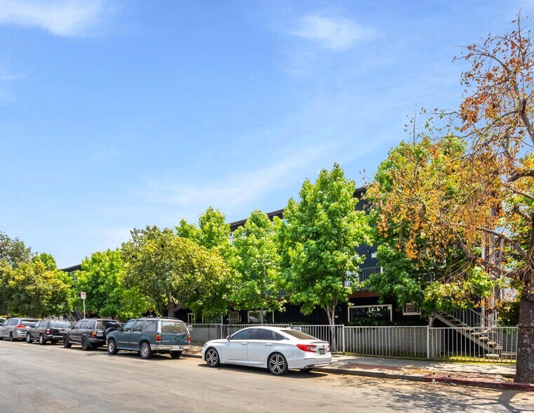 More Photos Of 2202-2208 Michigan Ave, Los Angeles Apartments For Sale