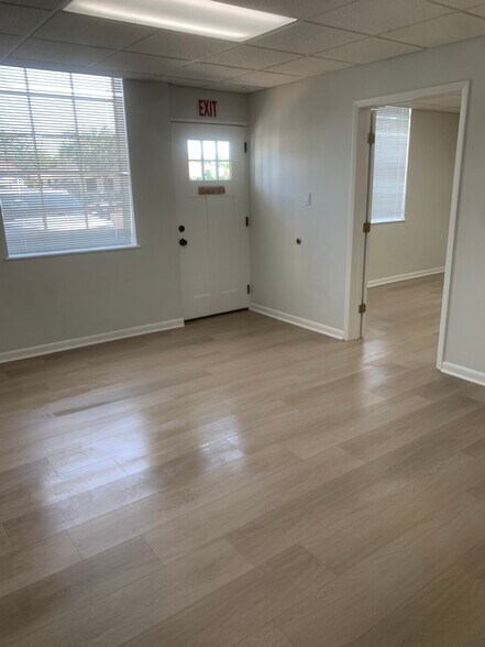 More Photos Of 6727 1st Ave S, Saint Petersburg Office For Lease