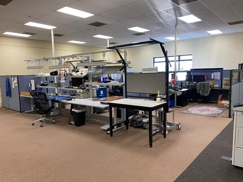 More Photos Of 18023 Highway 99, Lynnwood Light Manufacturing For Lease