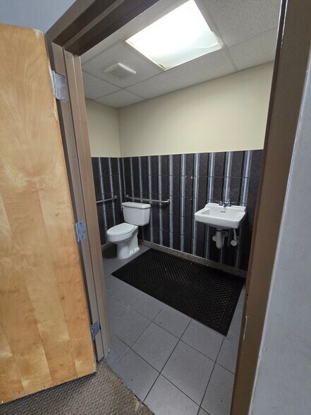 More Photos Of 1150 N Delsea Dr, Westville Unknown For Lease