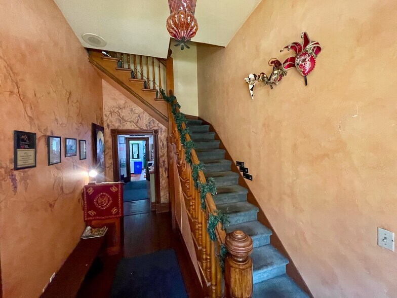 More Photos Of 124 Bank St, Grass Valley Restaurant For Sale