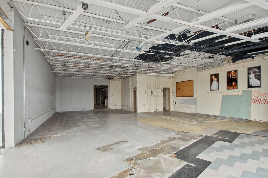 More Photos Of 5038 W Esplanade Ave, Metairie Freestanding For Lease