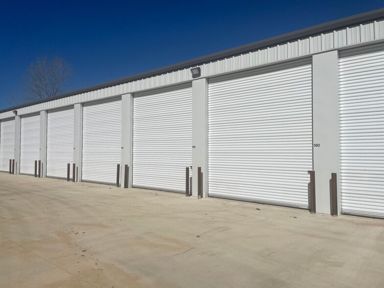 Primary Photo Of 15426 FM 2493, Tyler Showroom For Lease