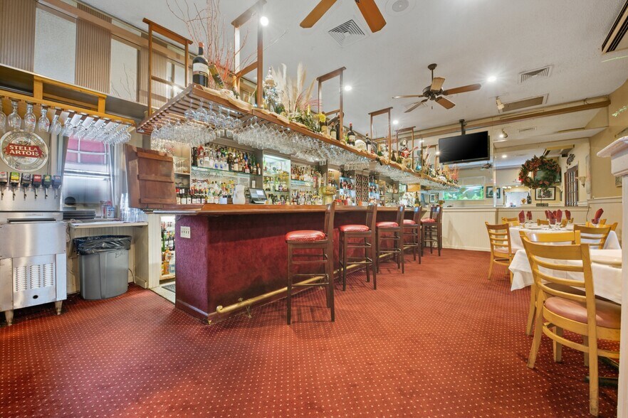 More Photos Of 410 Merrick Rd, Oceanside Restaurant For Sale