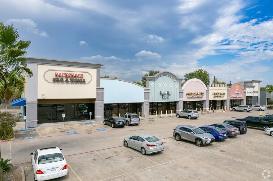 More Photos Of 2128 Spears Rd, Houston Freestanding For Lease