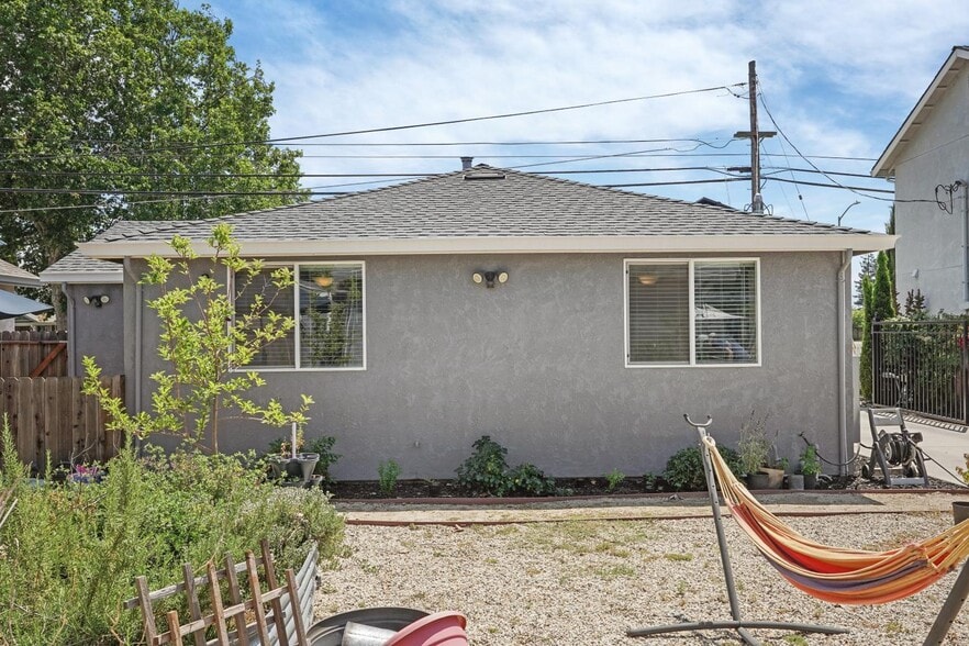 More Photos Of 595 E Augusta St, Woodbridge Apartments For Sale
