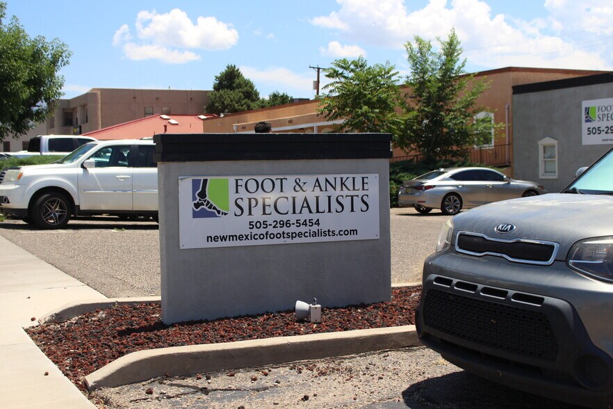 More Photos Of 8008 Menaul Blvd NE, Albuquerque Medical For Sale