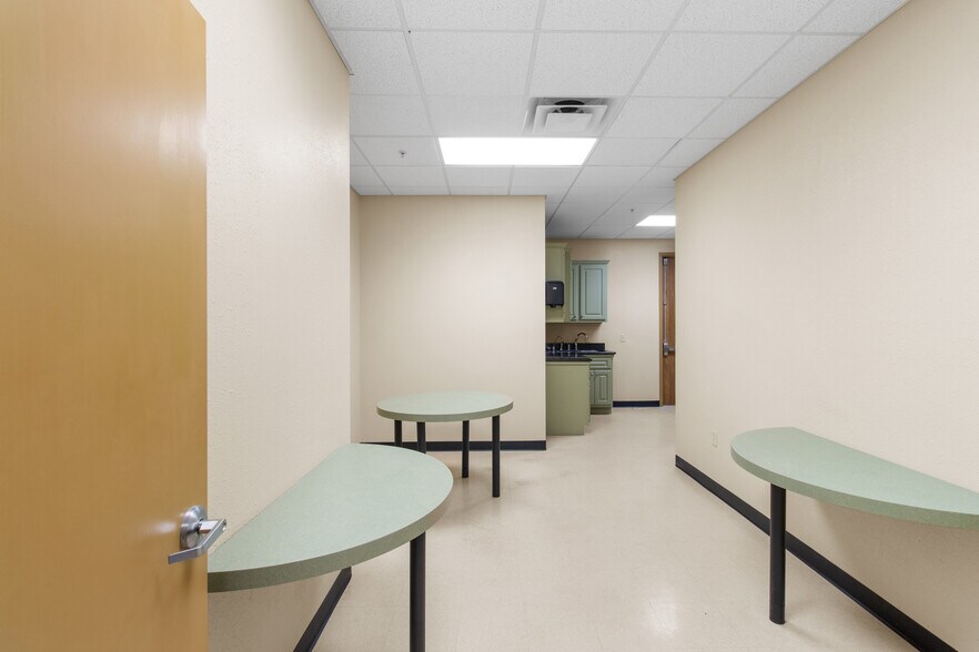 More Photos Of 1920 W Villa Maria Rd, Bryan Medical For Lease