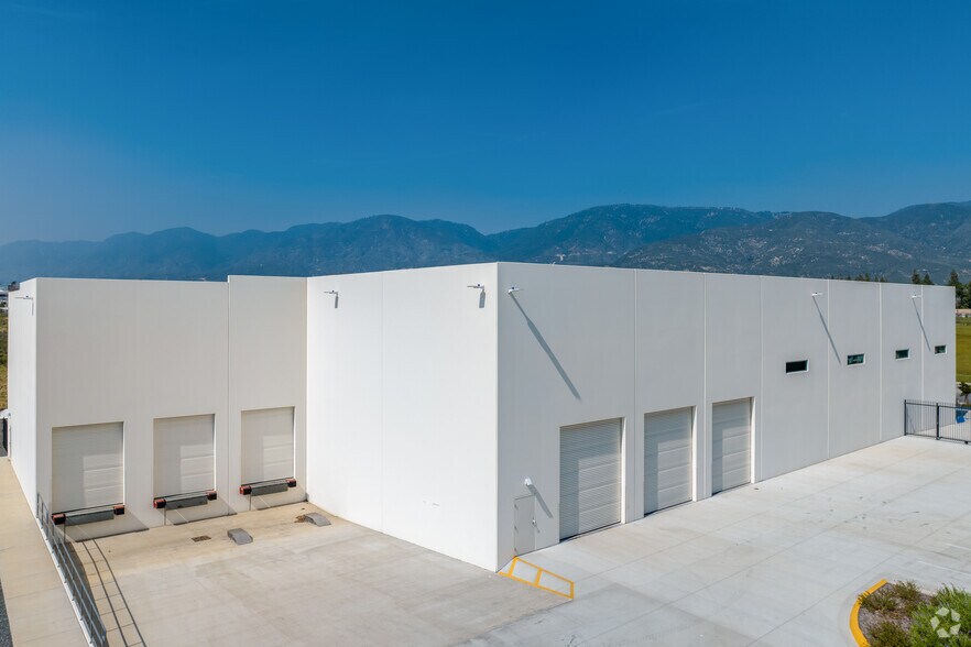 More Photos Of 4180 N Hallmark Pky, San Bernardino Industrial For Lease