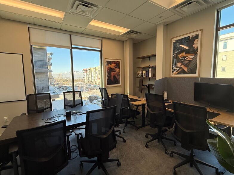 More Photos Of 168 E Midvillage Rd, Sandy Apartments For Lease