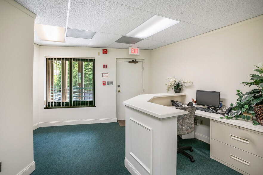 More Photos Of 7960-7990 Old Georgetown Rd, Bethesda Medical For Sale
