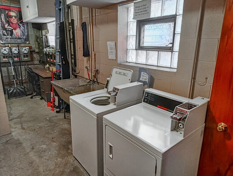 More Photos Of 9250 S Kedzie Ave, Evergreen Park Multifamily For Sale