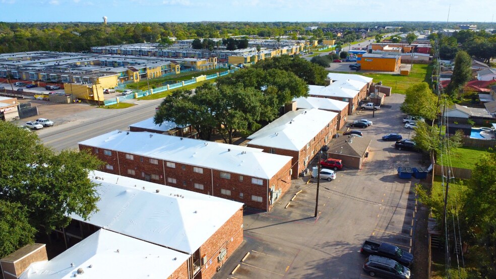 More Photos Of 3940 S Shaver St, Houston Apartments For Sale